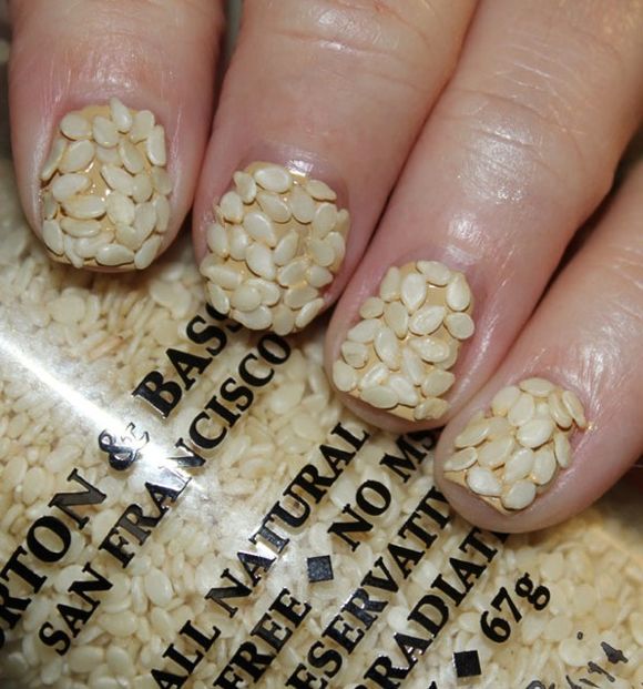 Sesame-Seed-Nail-art