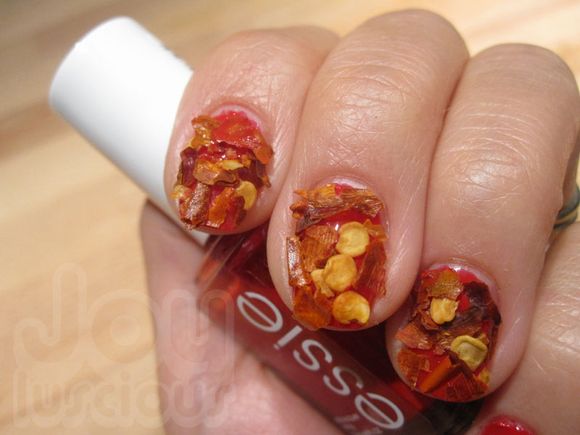 _chilli-pepper-nail-art