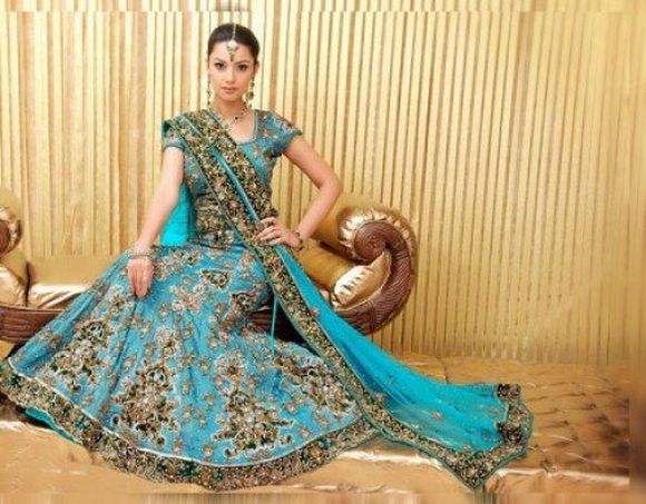 Latest-Indian-Bridal--Lehnga-Choli-Designs-2013-11
