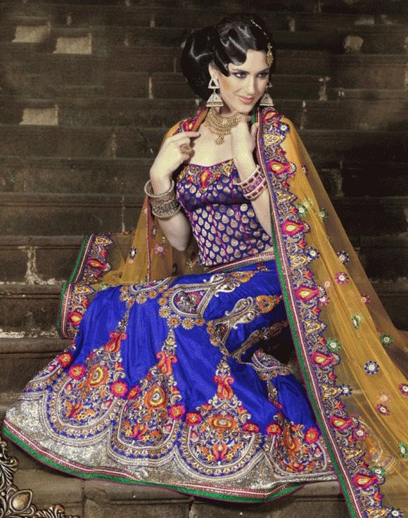 Latest-Indian-Bridal--Lehnga-Choli-Designs-2013-8