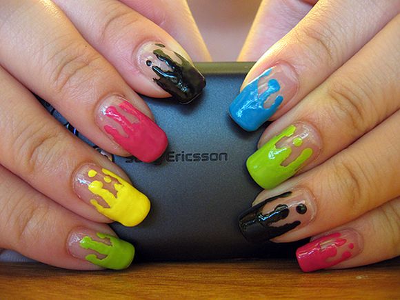 drippy nail art-bee-nail-art