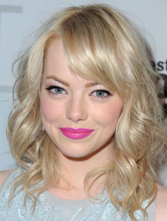 emma-stone-bright-lipstick