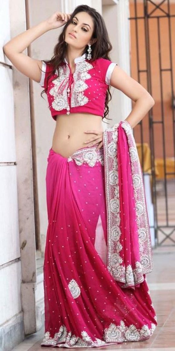 Deepika Padukone collar blouse design