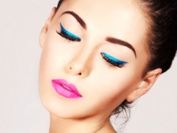 bright-eyeliners eye makeup tips