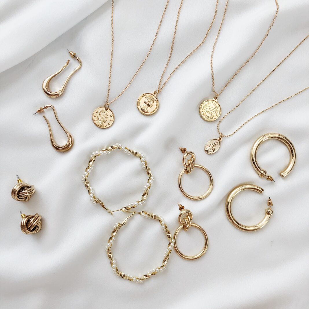 What actually is Gold Vermeil? Your go-to jewelry guide.